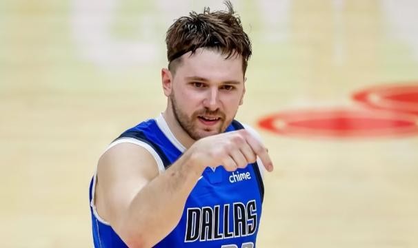 开云登录入口-连续第7场三双！东契奇难以阻挡 独行侠转危为安