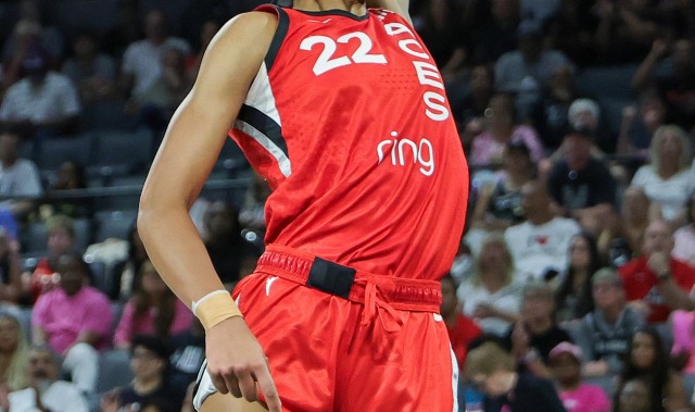 kaiyun-阿贾-威尔逊砍个人生涯第36次30+ WNBA历史第二&仅次于陶乐西